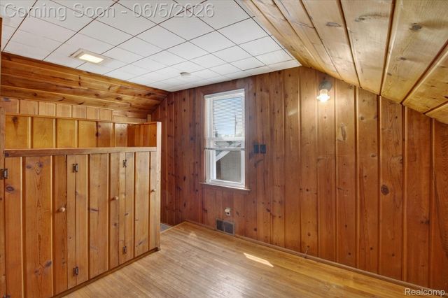 9825 Becker Avenue, Allen Park, MI 48101