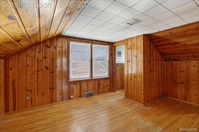9825 Becker Avenue, Allen Park, MI 48101