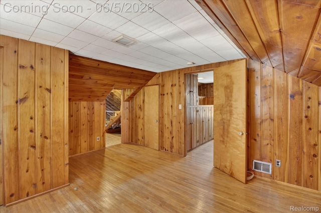 9825 Becker Avenue, Allen Park, MI 48101