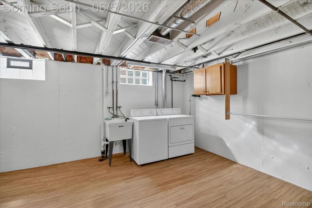 9825 Becker Avenue, Allen Park, MI 48101