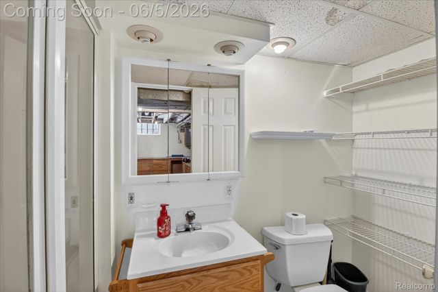 9825 Becker Avenue, Allen Park, MI 48101