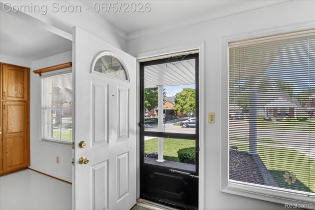 9825 Becker Avenue, Allen Park, MI 48101