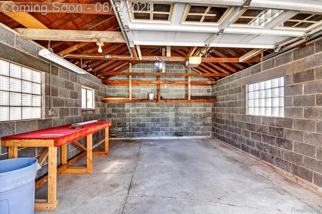 9825 Becker Avenue, Allen Park, MI 48101