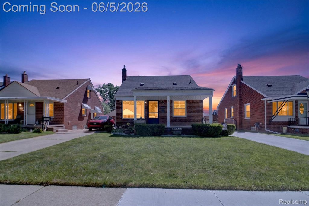 9825 Becker Avenue, Allen Park, MI 48101