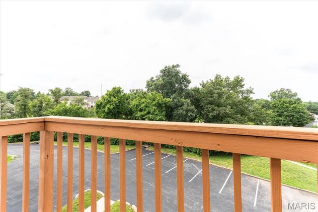 1335 Crossings Court C, Ballwin, MO 63021