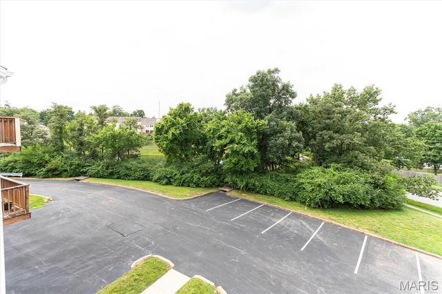 1335 Crossings Court C, Ballwin, MO 63021