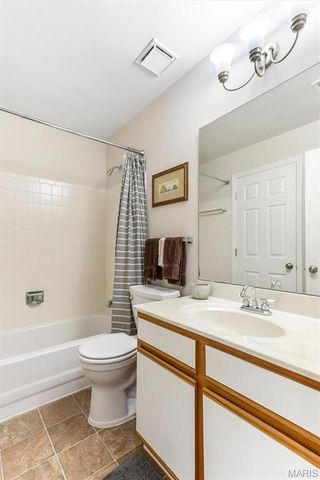 1335 Crossings Court C, Ballwin, MO 63021