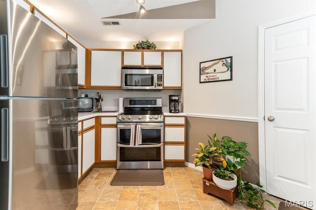 1335 Crossings Court C, Ballwin, MO 63021