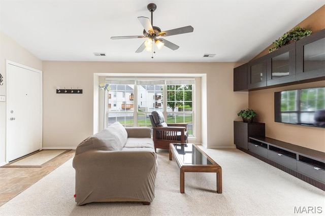 1335 Crossings Court C, Ballwin, MO 63021