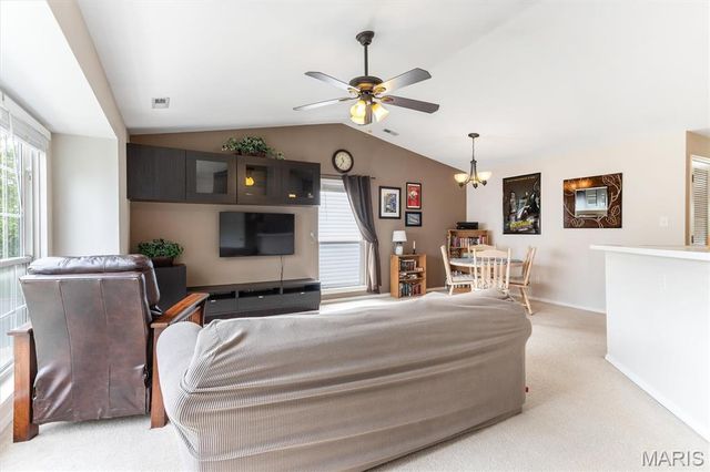 1335 Crossings Court C, Ballwin, MO 63021