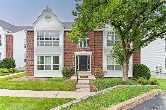 1335 Crossings Court C, Ballwin, MO 63021