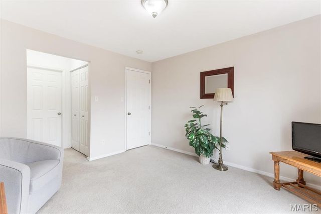 1335 Crossings Court C, Ballwin, MO 63021