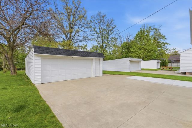 5175 Cheltenham Boulevard, Lyndhurst, OH 44124
