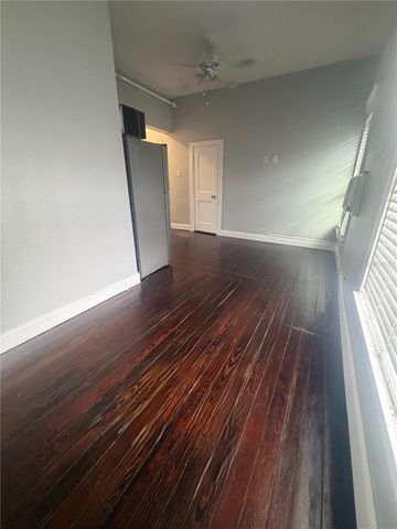 700 1ST STREET N 4, St Petersburg, FL 33701