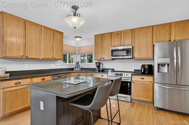 5363 Mill Race Way, Commerce Charter Township, MI 48382