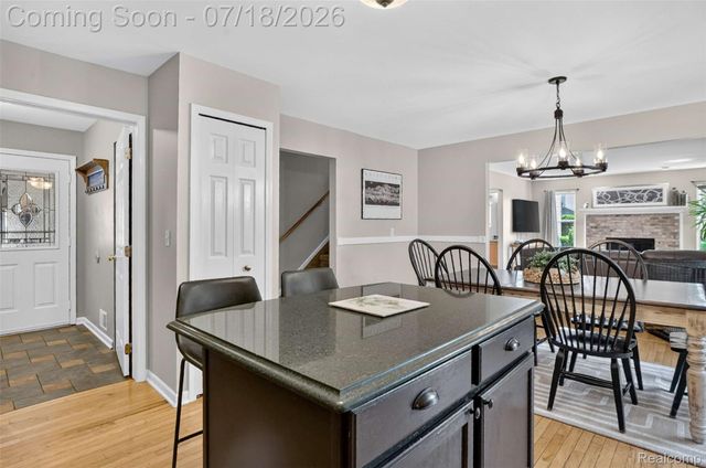 5363 Mill Race Way, Commerce Charter Township, MI 48382