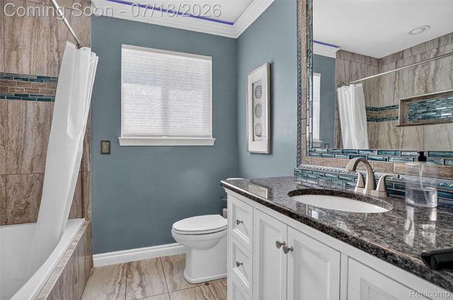 5363 Mill Race Way, Commerce Charter Township, MI 48382