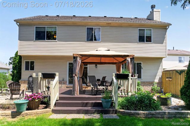 5363 Mill Race Way, Commerce Charter Township, MI 48382