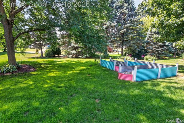 5363 Mill Race Way, Commerce Charter Township, MI 48382