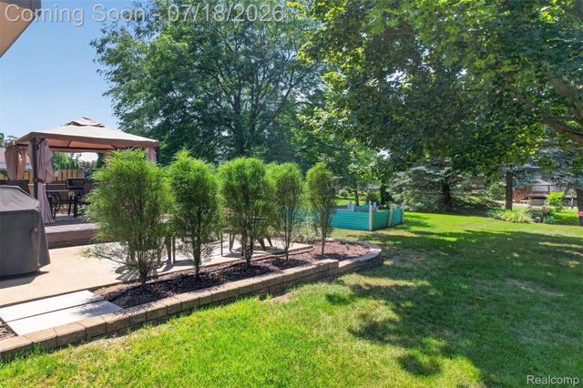 5363 Mill Race Way, Commerce Charter Township, MI 48382