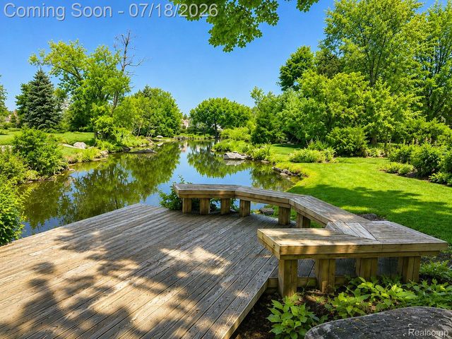 5363 Mill Race Way, Commerce Charter Township, MI 48382