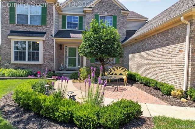 5363 Mill Race Way, Commerce Charter Township, MI 48382