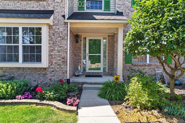 5363 Mill Race Way, Commerce Charter Township, MI 48382