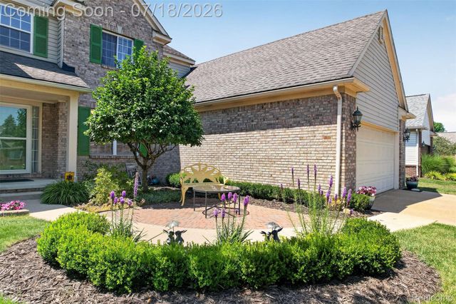 5363 Mill Race Way, Commerce Charter Township, MI 48382