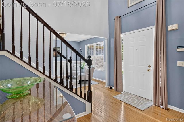 5363 Mill Race Way, Commerce Charter Township, MI 48382