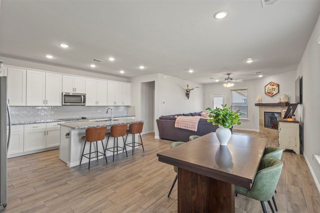 551 Ruthye Lane, Pilot Point, TX 76258