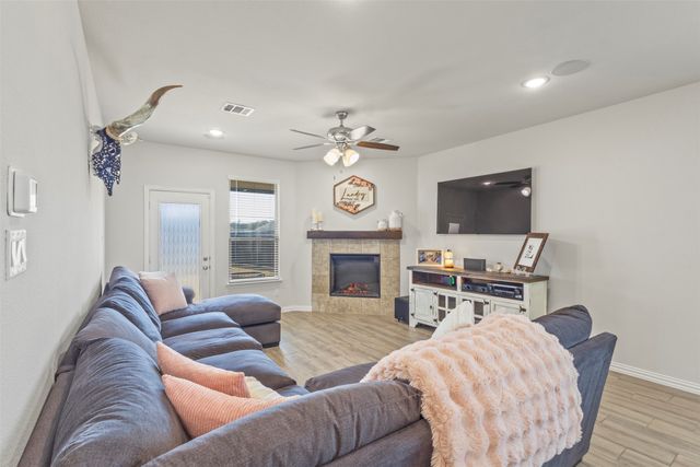 551 Ruthye Lane, Pilot Point, TX 76258