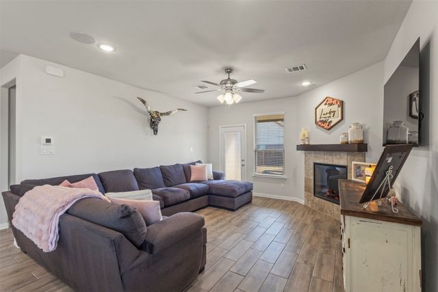 551 Ruthye Lane, Pilot Point, TX 76258