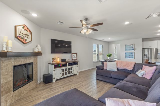 551 Ruthye Lane, Pilot Point, TX 76258