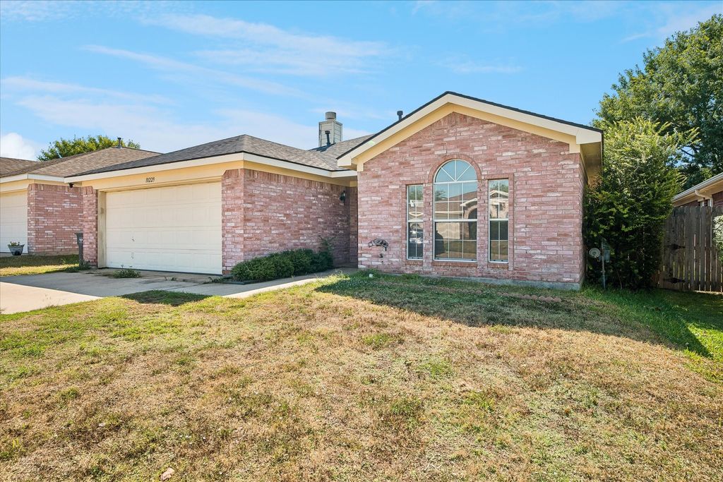 10229 Cypress Hills Drive, Fort Worth, TX 76108 — exterior