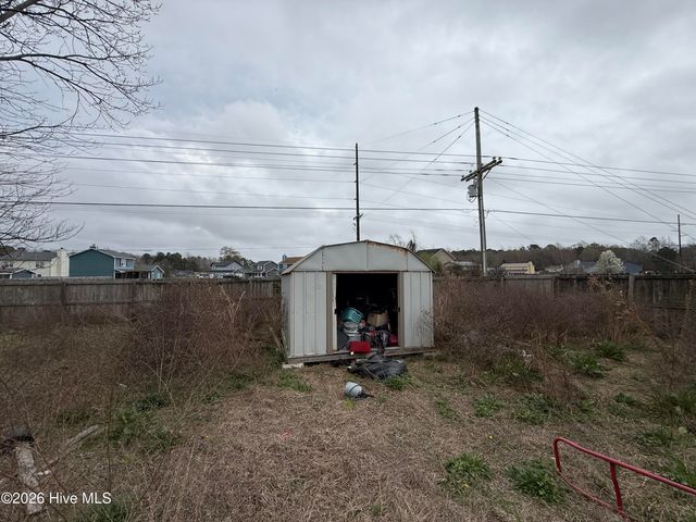 206 Fox Way N, Hubert, NC 28539