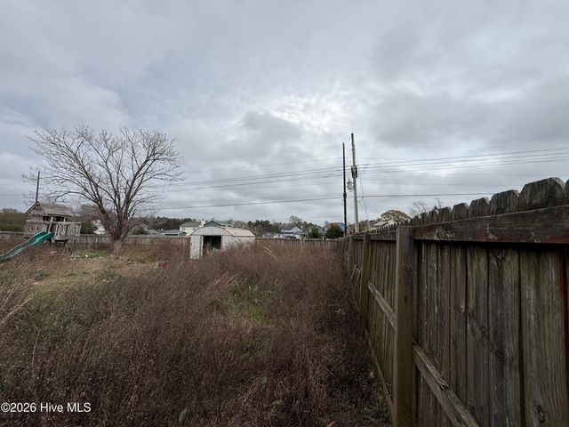 206 Fox Way N, Hubert, NC 28539