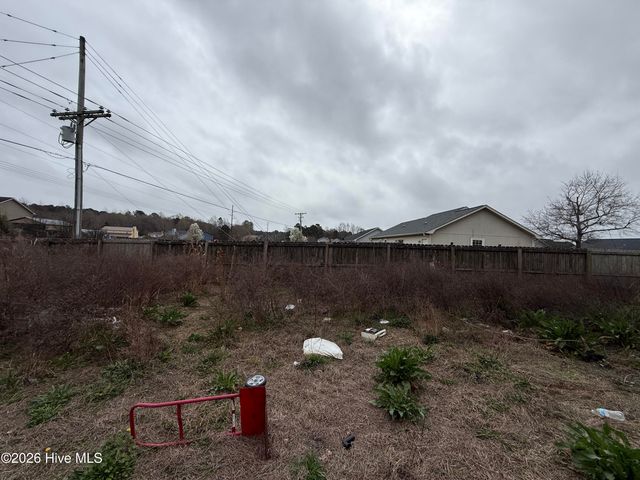 206 Fox Way N, Hubert, NC 28539