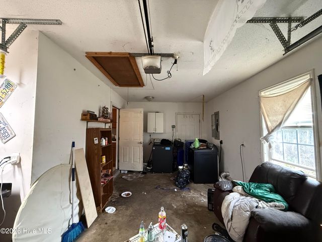 206 Fox Way N, Hubert, NC 28539