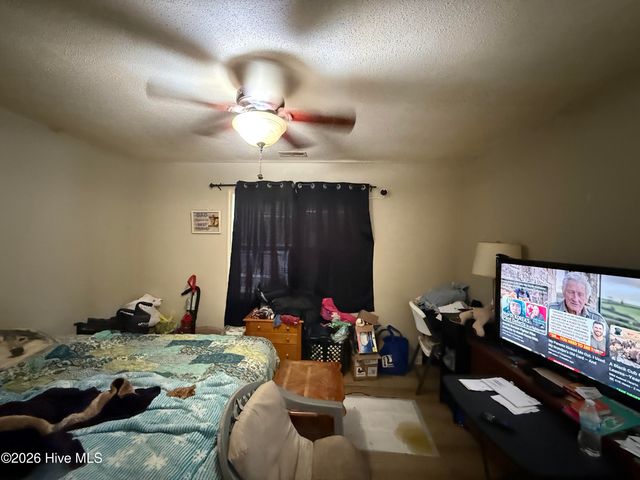 206 Fox Way N, Hubert, NC 28539