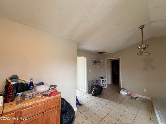 206 Fox Way N, Hubert, NC 28539