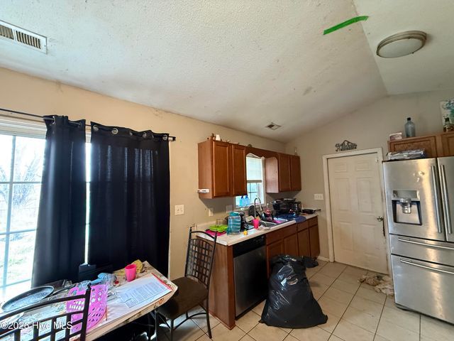 206 Fox Way N, Hubert, NC 28539