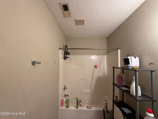 206 Fox Way N, Hubert, NC 28539