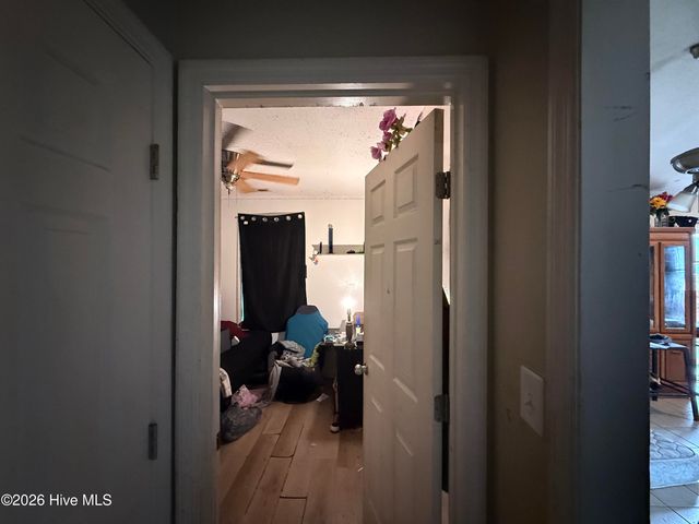 206 Fox Way N, Hubert, NC 28539