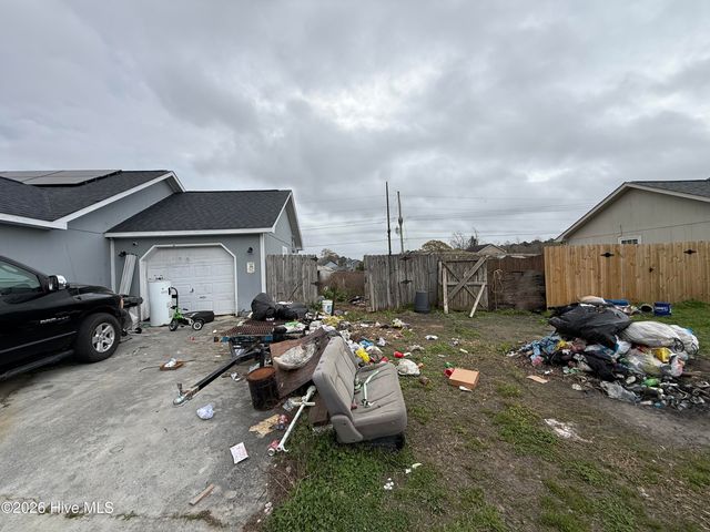 206 Fox Way N, Hubert, NC 28539