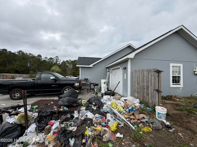 206 Fox Way N, Hubert, NC 28539