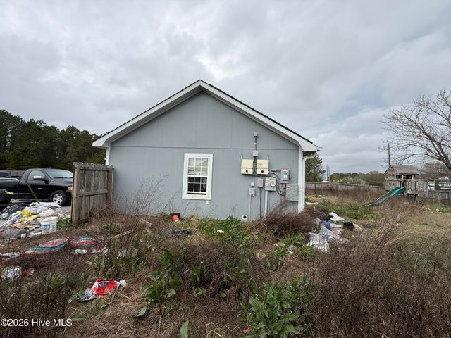 206 Fox Way N, Hubert, NC 28539