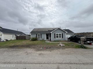 206 Fox Way N, Hubert, NC 28539