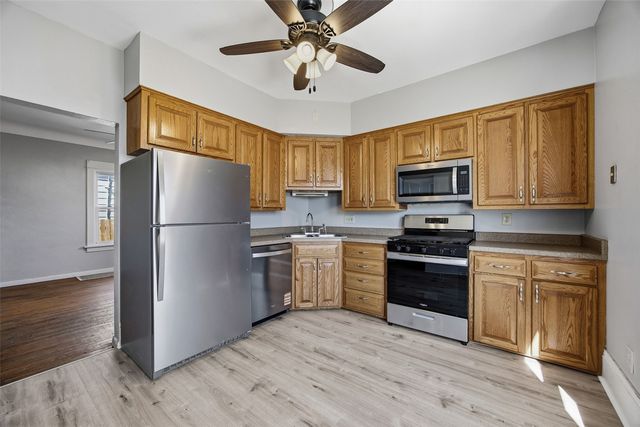 818 10th Ave SW, Cedar Rapids, IA 52404