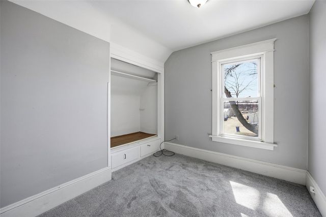 818 10th Ave SW, Cedar Rapids, IA 52404