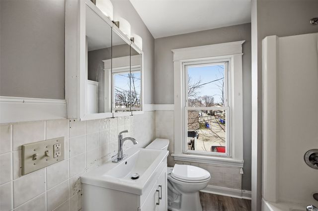 818 10th Ave SW, Cedar Rapids, IA 52404